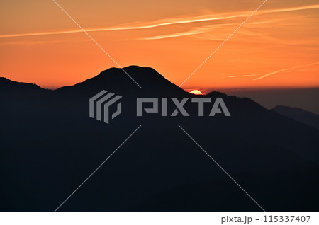 「次郎笈」の冬景色、日の出 「次郎笈」の冬景色、日の出 115337407