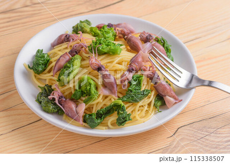 春の味覚　ホタルイカと菜の花パスタ 115338507