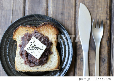 天然酵母食パンのあんバタートースト　のっけパン 115339820