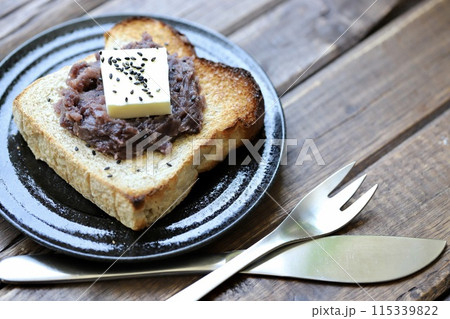 天然酵母食パンのあんバタートースト　のっけパン 115339822