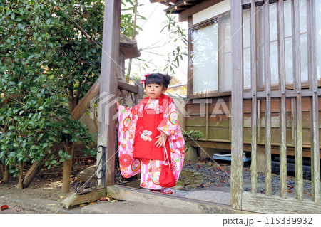 七五三詣、三歳のお祝いロケーション撮影、被布和装キッズフォト 七五三詣、三歳のお祝いロケーション撮影、被布和装キッズフォト 115339932