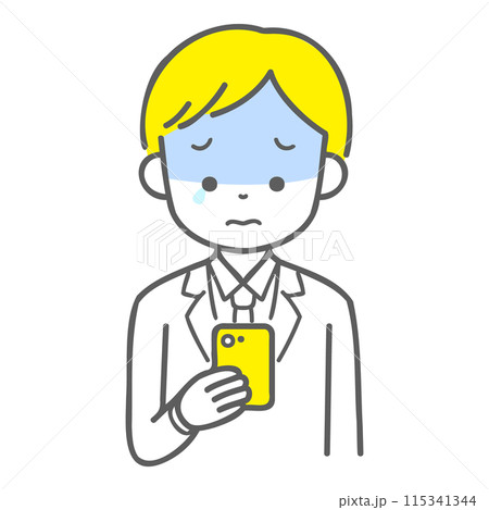 スマホを見て泣いている男子学生 115341344
