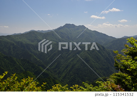 日本百名山「石鎚山」を瓶ケ森から撮影 日本百名山「石鎚山」を瓶ケ森から撮影 115341532