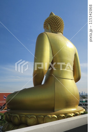 歴史ある王室寺院、エメラルドの仏塔があるワット・パークナム・パーシーチャルーン 歴史ある王室寺院、エメラルドの仏塔があるワット・パークナム・パーシーチャルーン 115342868