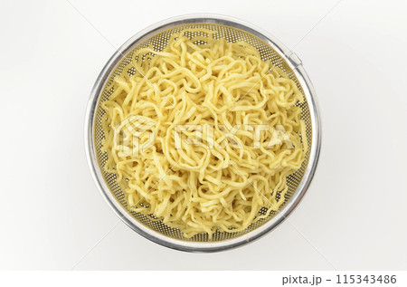 沖縄そばのめん 115343486