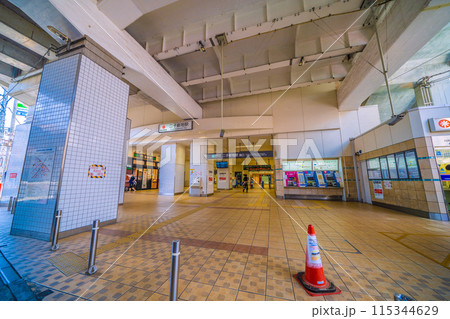 日本の川崎都市景観 6月。高架下の二子新地駅東口などを望む 日本の川崎都市景観 6月。高架下の二子新地駅東口などを望む 115344629