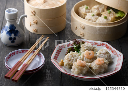 中国料理 焼売 蒸したて熱々 中国料理 焼売 蒸したて熱々 115344830