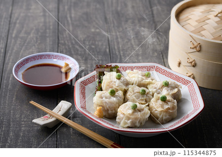 中国料理 焼売 蒸したて熱々 中国料理 焼売 蒸したて熱々 115344875