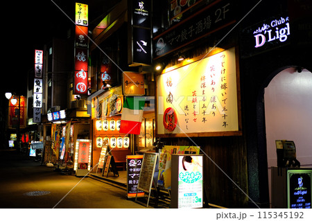 東京都練馬区　学生の街・江古田駅周辺の飲食店街 115345192