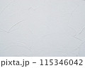 動きのある白塗りの壁面テクスチャ、背景素材 115346042