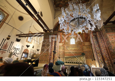トルコのことコンヤにあるメヴラーナ博物館内部 115347251
