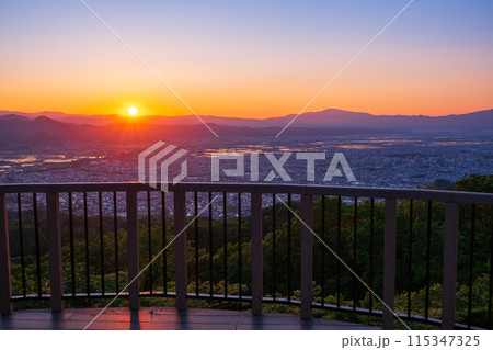 西蔵王公園展望広場・夕景 115347325