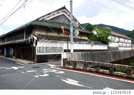 備中高梁の町並み　紺屋川美観地区 115347619