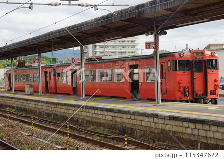 伯備線からの車窓風景　総社駅（キハ47系　総社線（桃太郎線） 115347622