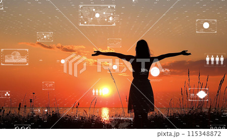 AIやデジタルを歓迎する人間のイメージ。日没時に両手を広げた人のシルエット。 AIやデジタルを歓迎する人間のイメージ。日没時に両手を広げた人のシルエット。 115348872