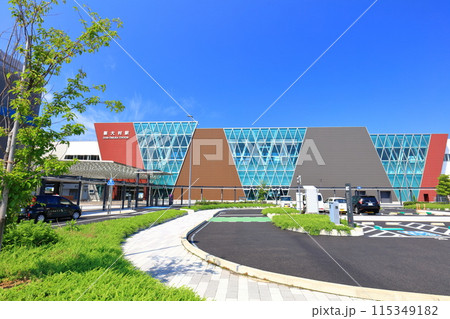 【長崎県】快晴の新大村駅(西九州新幹線) 【長崎県】快晴の新大村駅(西九州新幹線) 115349182