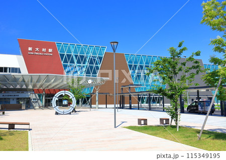 【長崎県】快晴の新大村駅（西九州新幹線） 115349195