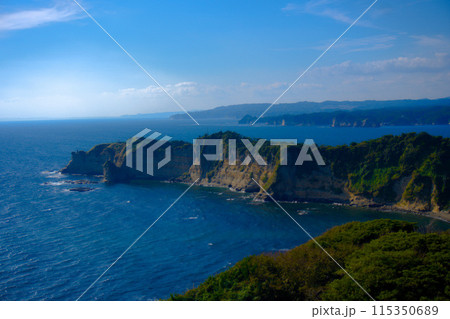 断崖絶壁から望む絶景 断崖絶壁から望む絶景 115350689