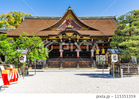 京都市上京区馬喰町の北野天満宮 拝殿(国宝) 京都市上京区馬喰町の北野天満宮 拝殿(国宝) 115351359