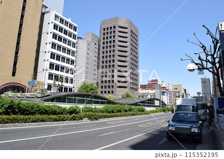 大阪市中央区 長堀橋駅前の街並み 大阪市中央区 長堀橋駅前の街並み 115352195