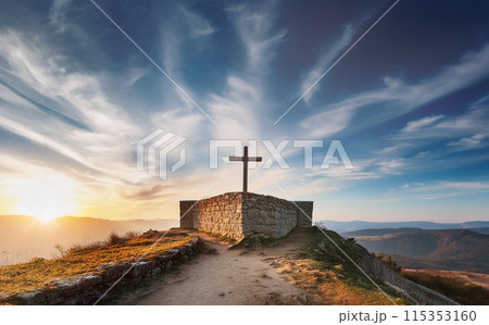 夕焼けに染まる十字架 115353160