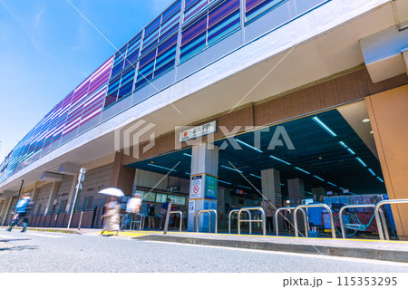 日本の川崎都市景観 6月。東急電鉄 新丸子駅などを望む 日本の川崎都市景観 6月。東急電鉄 新丸子駅などを望む 115353295