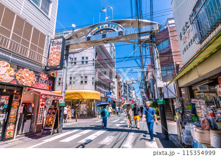 日本の川崎都市景観 6月。東急電鉄 新丸子駅前の商店街・新丸子東栄会などを望む 日本の川崎都市景観 6月。東急電鉄 新丸子駅前の商店街・新丸子東栄会などを望む 115354999