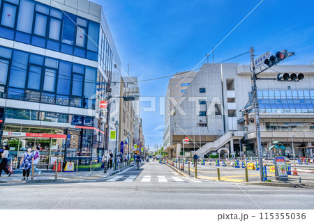 東京都調布市の都市風景　調布駅 115355036