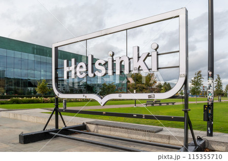 フィンランド ヘルシンキ市内にあるHelsinkiの看板 フィンランド ヘルシンキ市内にあるHelsinkiの看板 115355710