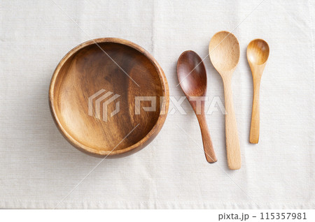 空っぽの食器 115357981