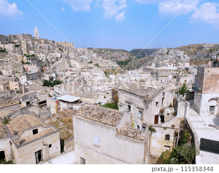 世界遺産　マテーラの美しい町並み　（イタリア） 115358348