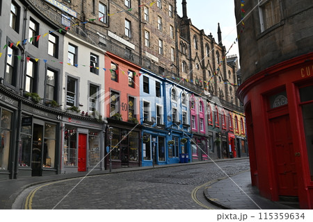 【イギリス・スコットランド】 エディンバラのヴィクトリア・ストリート 115359634