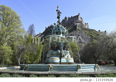 【イギリス・スコットランド】 ロス噴水とエディンバラ城 115359926