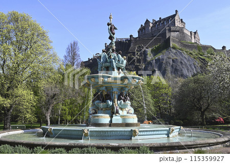 【イギリス・スコットランド】 ロス噴水とエディンバラ城 115359927