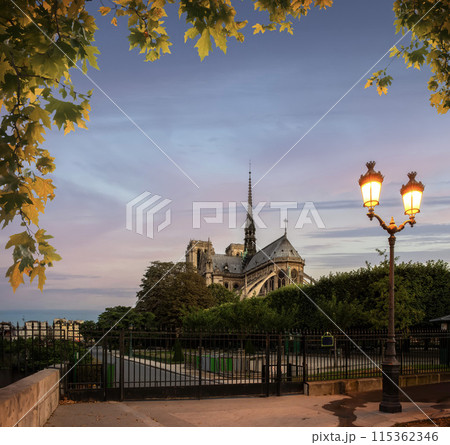 Early morning in Paris 115362346