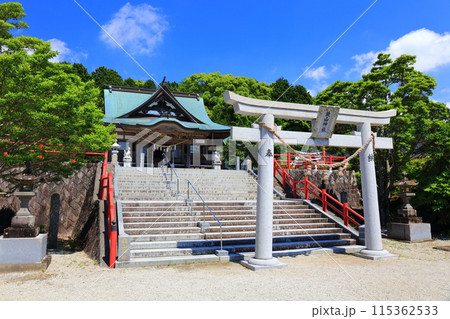 【佐賀県】快晴の鏡山稲荷神社 115362533