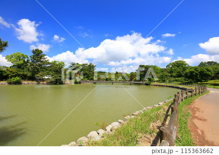 【佐賀県】快晴の鏡山山頂の公園 【佐賀県】快晴の鏡山山頂の公園 115363662