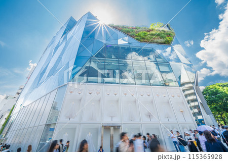 「東京都」神宮前交差点前の東急プラザ原宿「ハラカド」　渋谷区 115365928