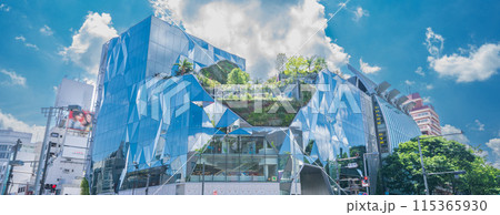 「東京都」神宮前交差点前の東急プラザ原宿「ハラカド」　渋谷区 115365930