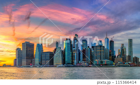 View on Manhattan at sunset View on Manhattan at sunset 115366414