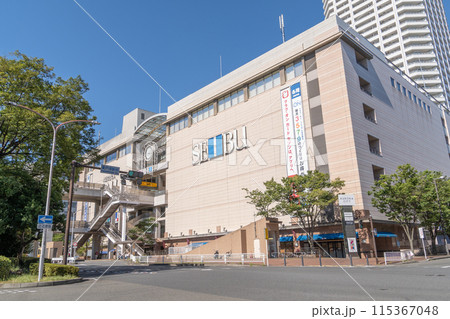 駅前風景　東戸塚駅 115367048