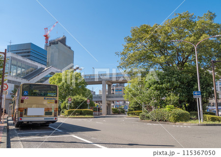 駅前風景　東戸塚駅 115367050