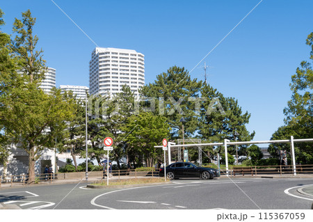 駅前風景　東戸塚駅 115367059