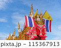 ロケット祭りパレードの山車と青空（タイ・イサーン地方） 115367913