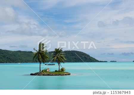 ボラ・ボラ空港からの眺め　ボラボラ島 115367943