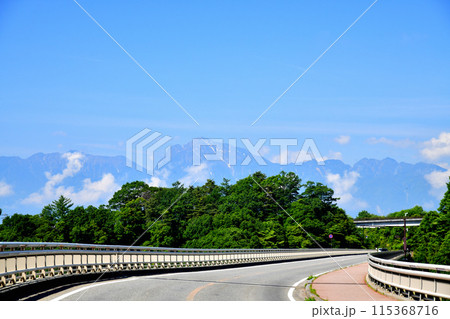 八ヶ岳高原大橋より甲斐駒ヶ岳方面を望む(山梨県北杜市)【2024.6】 115368716