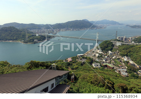 火の山公園から見る関門海峡両岸(右下関、左門司)と火の山ロープウェイ 火の山公園から見る関門海峡両岸(右下関、左門司)と火の山ロープウェイ 115368934