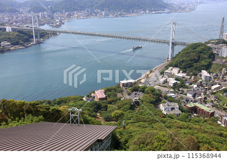 火の山公園から見る関門橋と関門海峡(右下関、左門司)、火の山ロープウェイ 火の山公園から見る関門橋と関門海峡(右下関、左門司)、火の山ロープウェイ 115368944