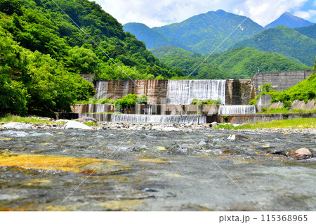 大武川砂防堰堤/大武川(山梨県北杜市)【2024.6】 大武川砂防堰堤/大武川(山梨県北杜市)【2024.6】 115368965