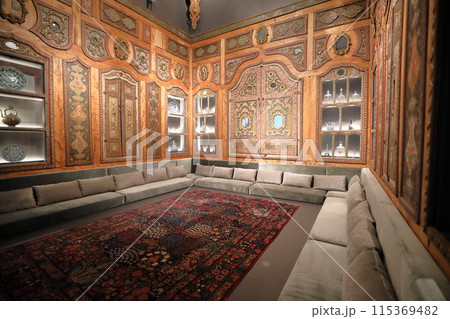 ドーハイスラム美術博物館に展示された居間の再現 ドーハイスラム美術博物館に展示された居間の再現 115369482